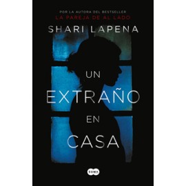 UN EXTRAÑO EN CASA